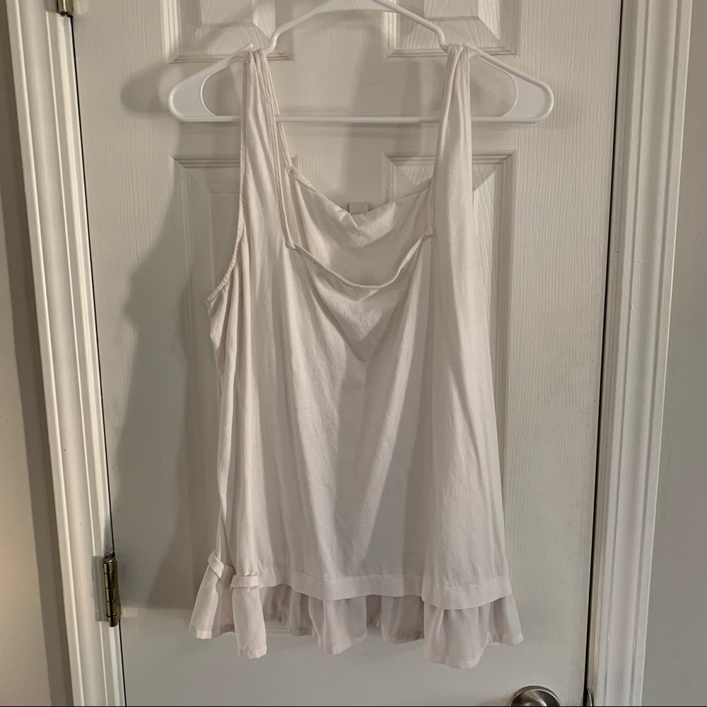 🦋 White Tank Top 🦋